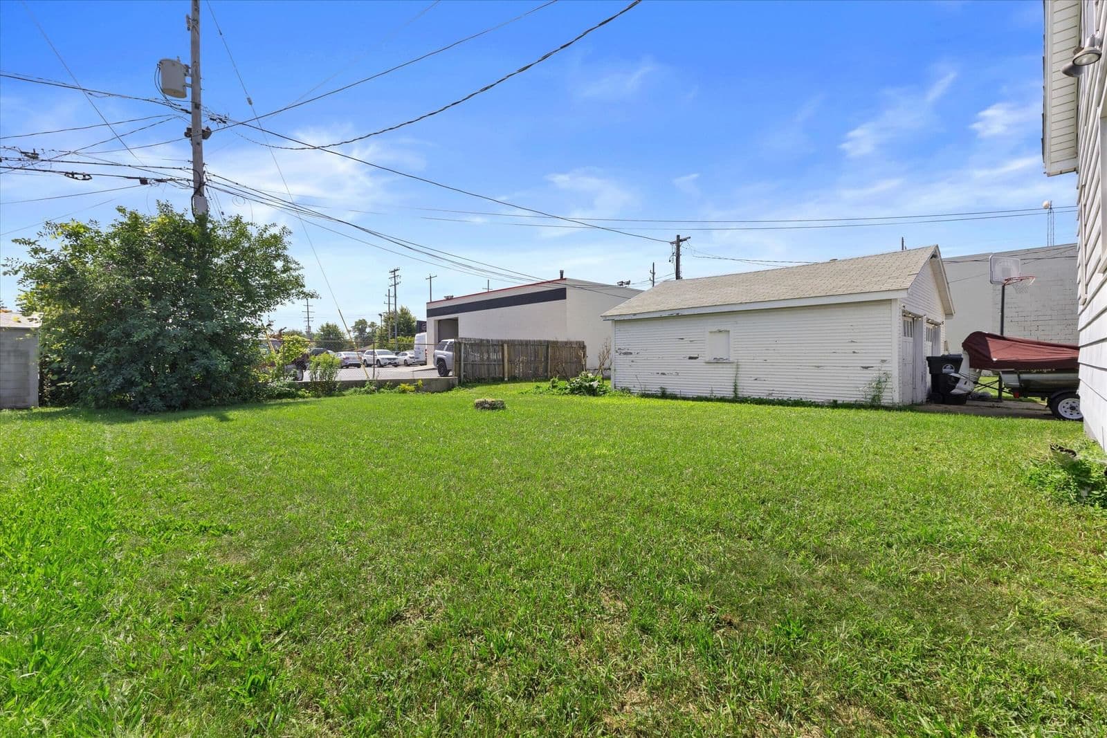 Photo 4 of 1511 Lombard Ave