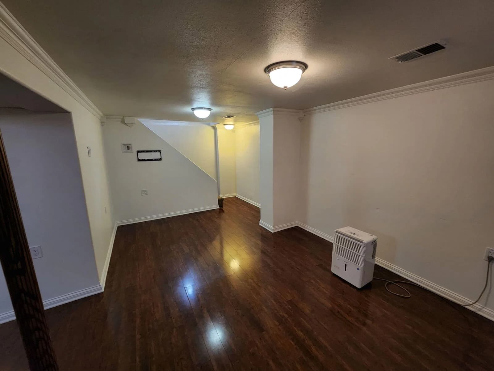 Photo 5 of 310 Uncas Ave
