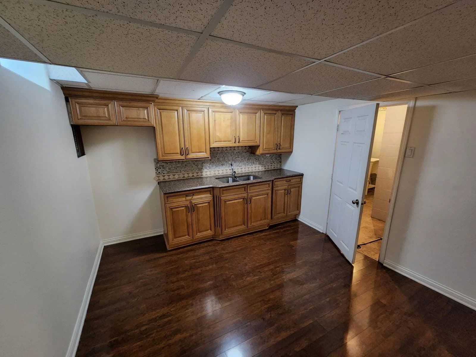 Photo 4 of 310 Uncas Ave