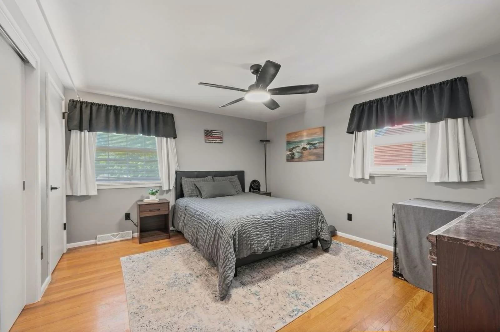 Photo 5 of 924 116th St