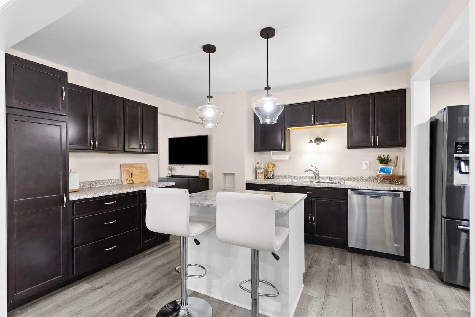 4908 Lynndale