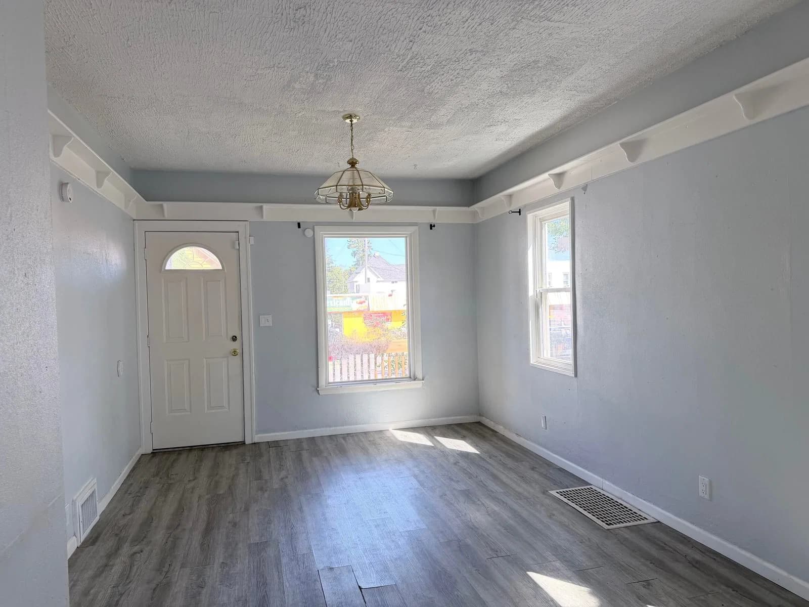 Photo 5 of 1544 Kearney Ave