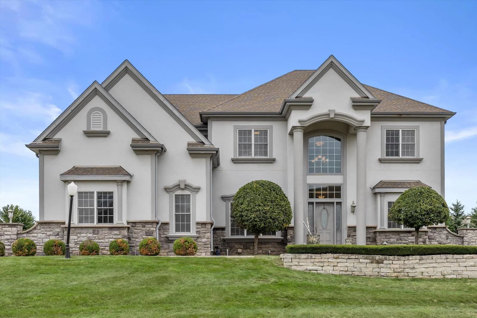 11222 Meadowcreek, Milwaukee, WI