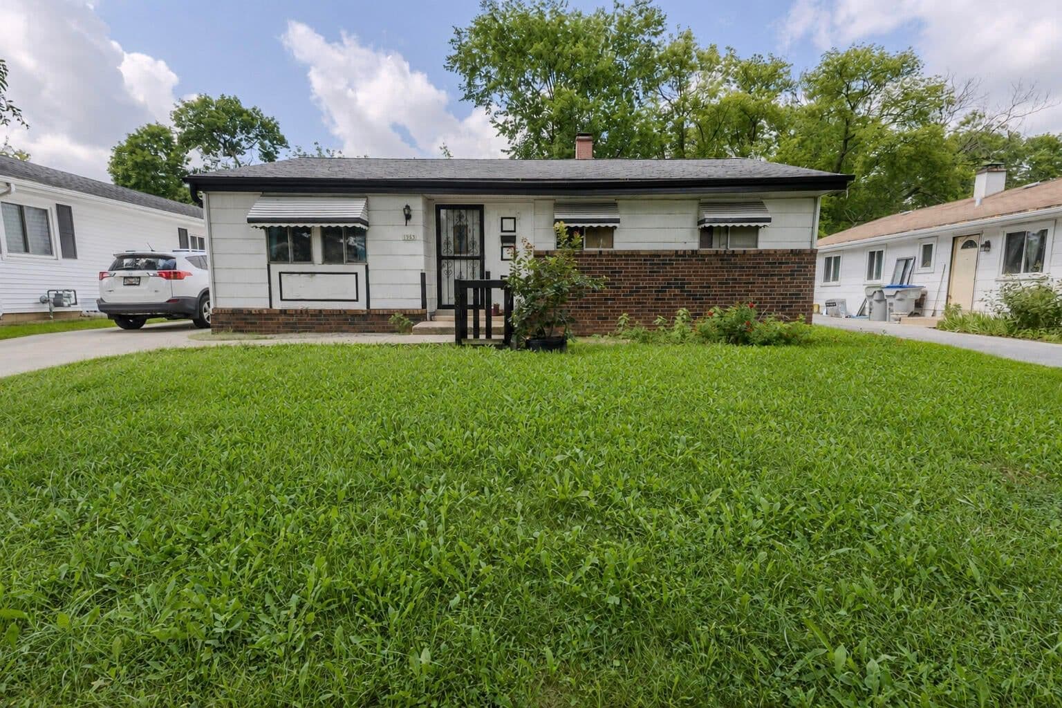 1943 Kneeland, Milwaukee, WI