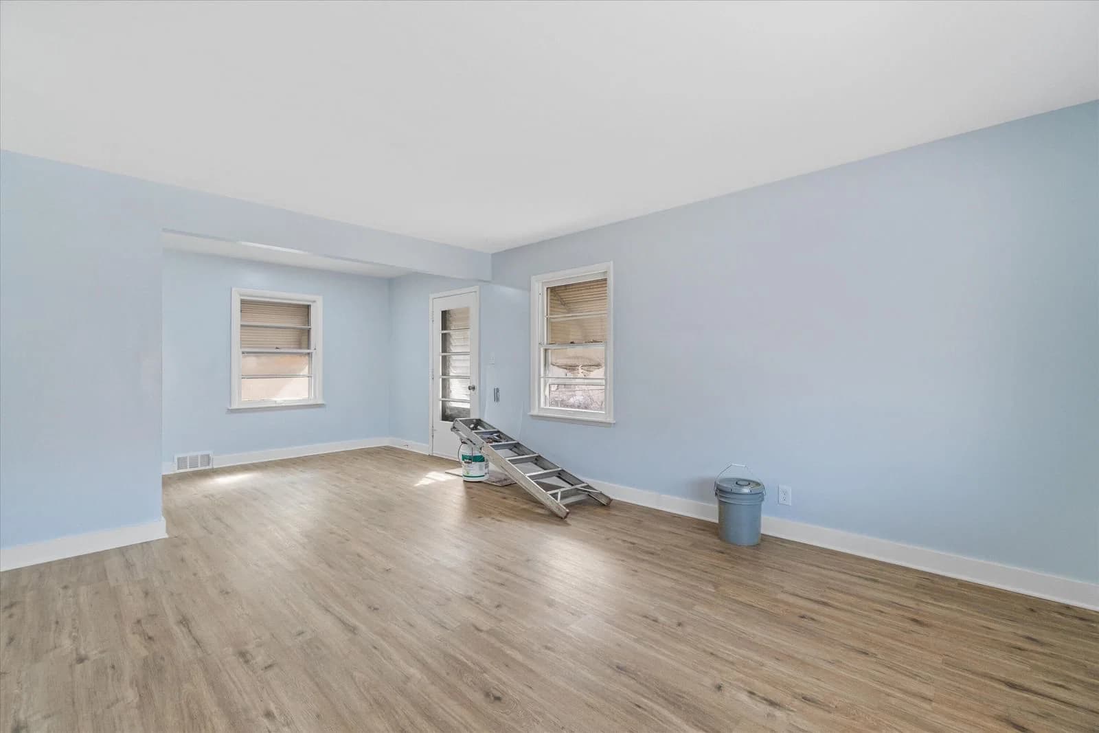 Photo 5 of 2101 Fairmount Ave