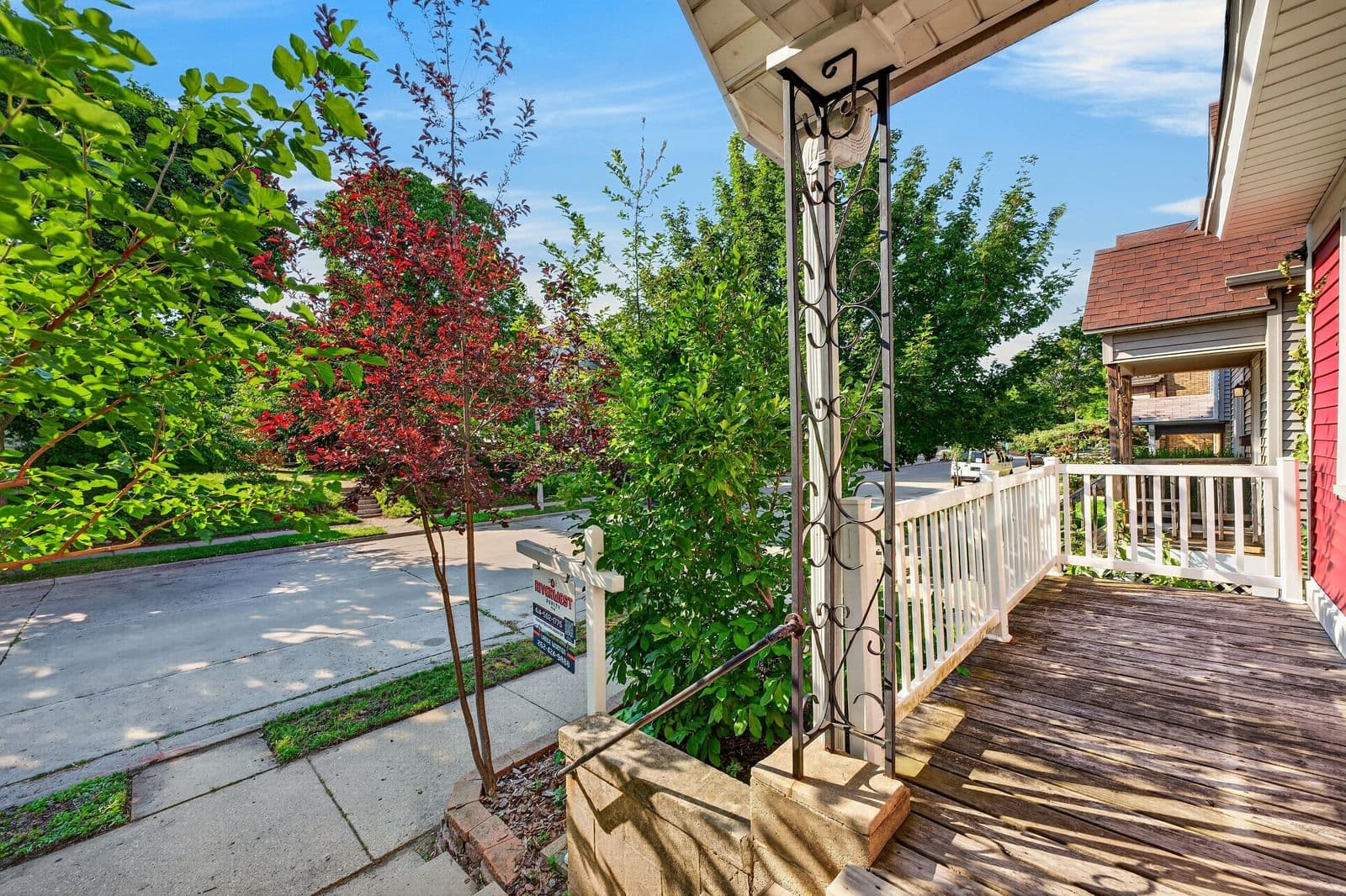 Photo 5 of 2650 Fratney St