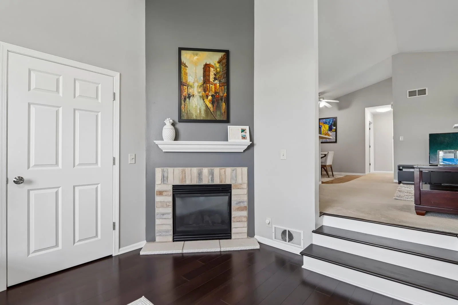 Photo 5 of 6877 Rolling Meadows Ct