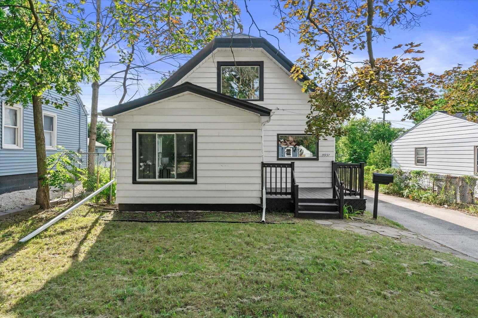 5937 42nd, Milwaukee, WI