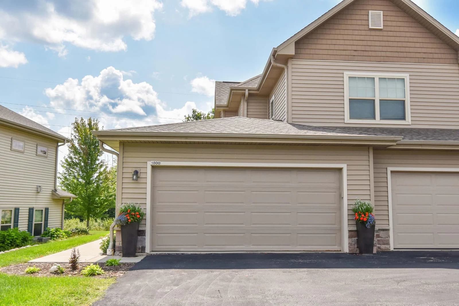 1800 New Port Vista, Port Washington, WI