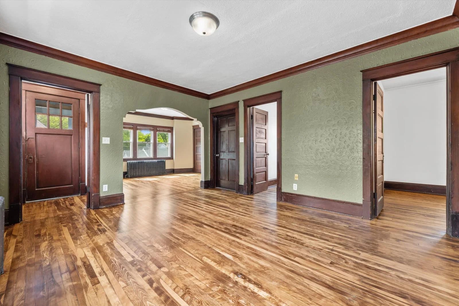 Photo 5 of 1742 Pulaski St