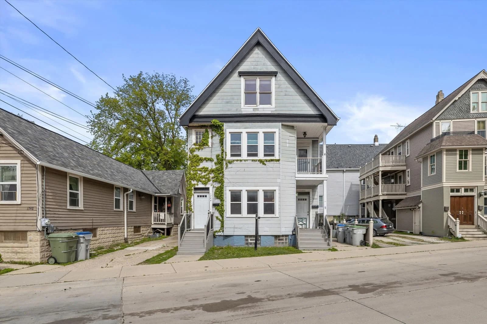 1742 Pulaski, Milwaukee, WI