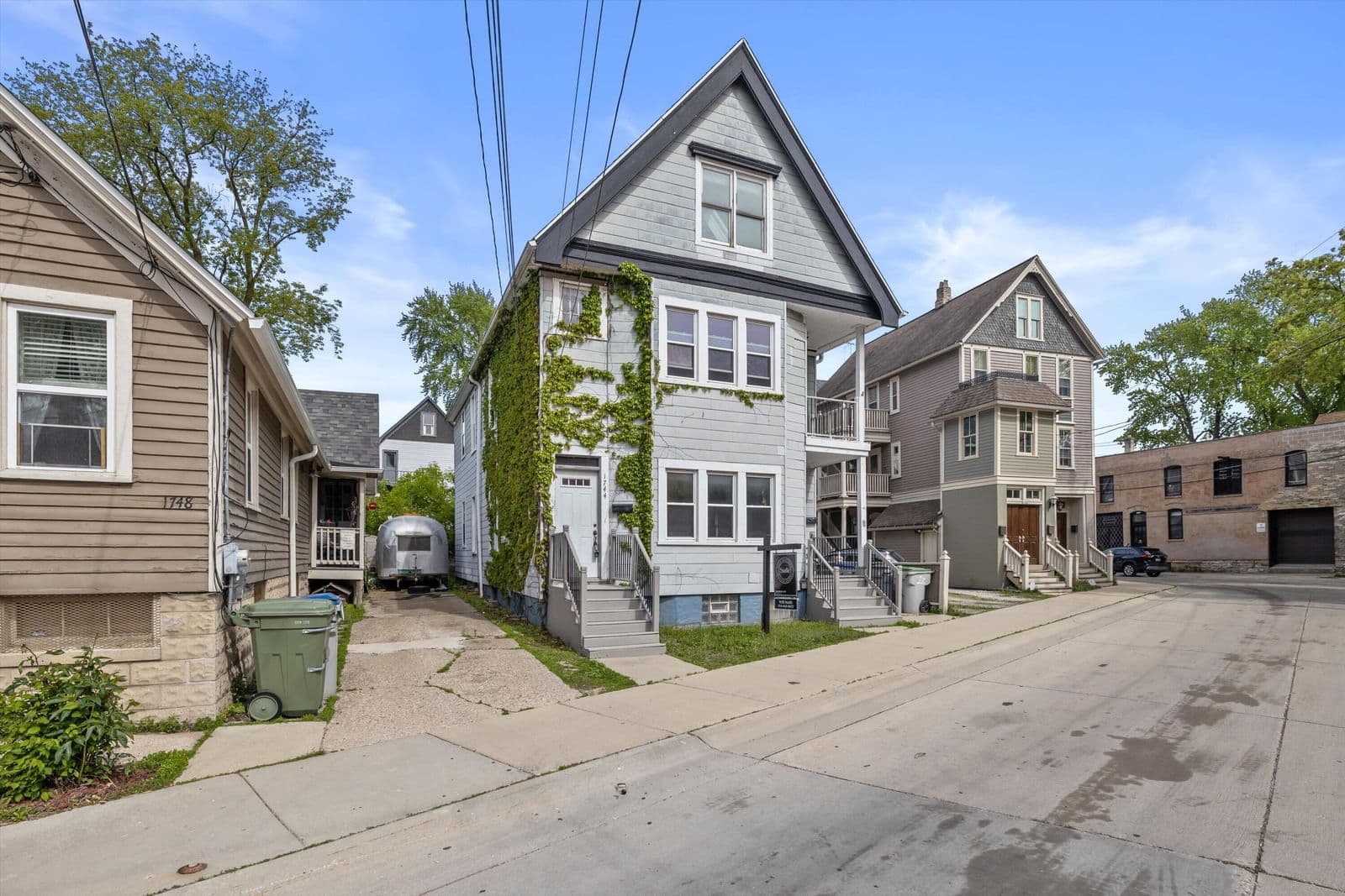 1742 Pulaski St