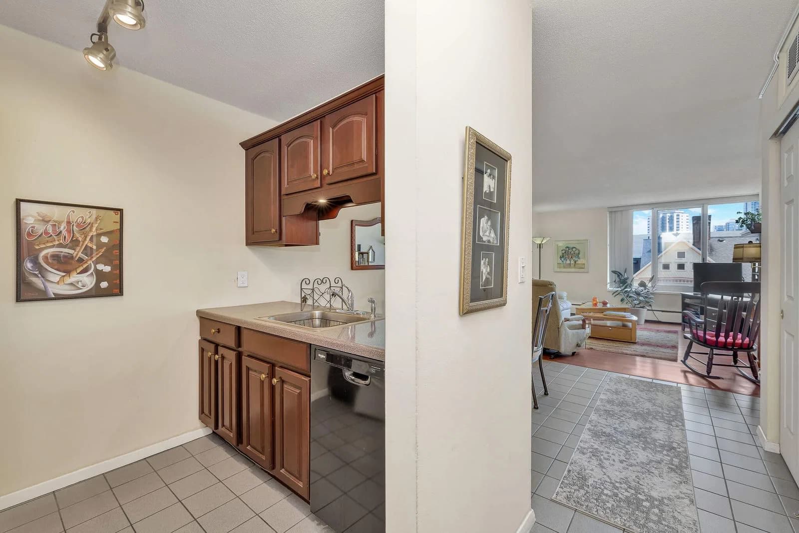 Photo 4 of 1409 Prospect Ave