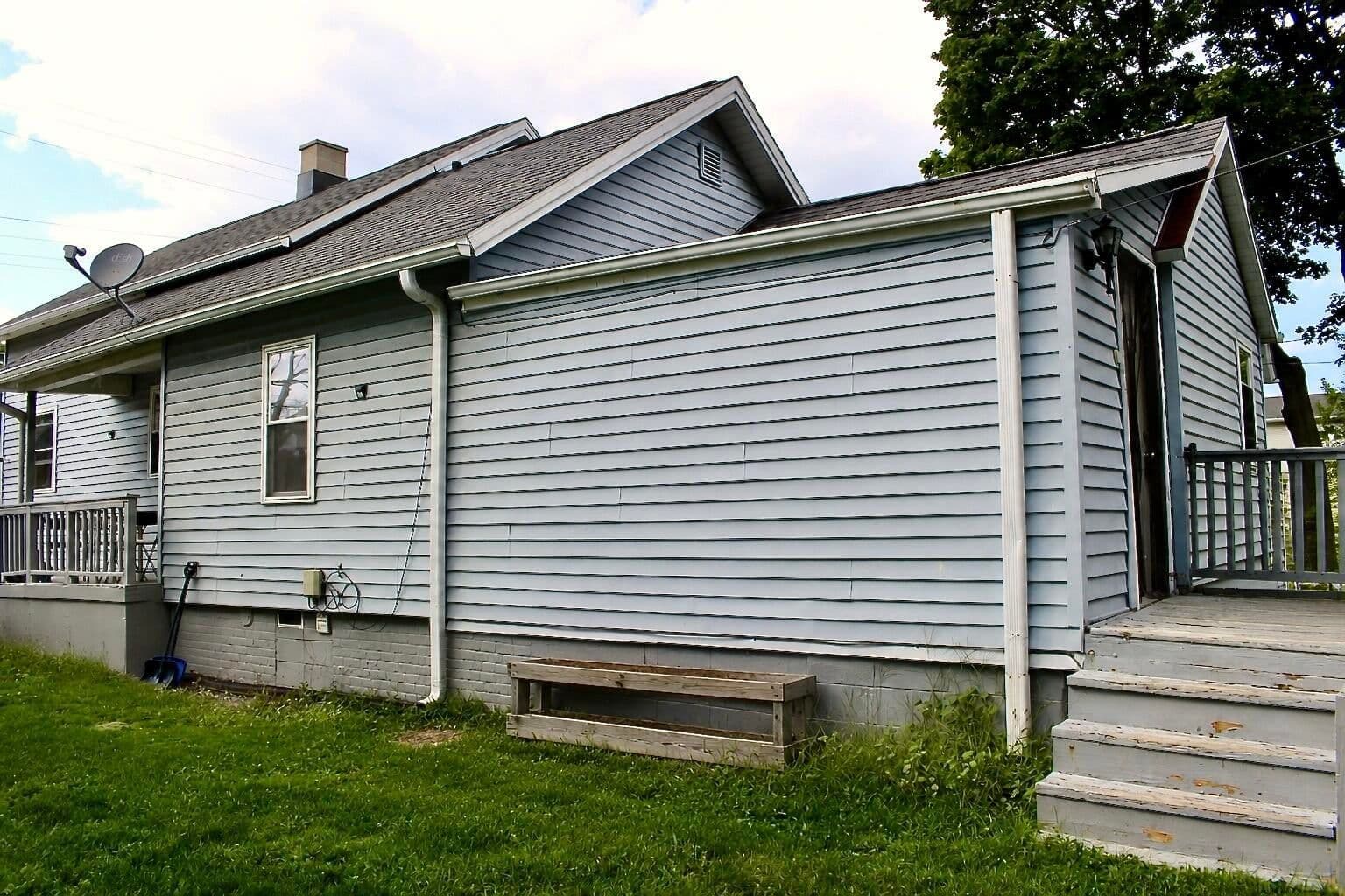 Photo 5 of 413 Memorial Dr