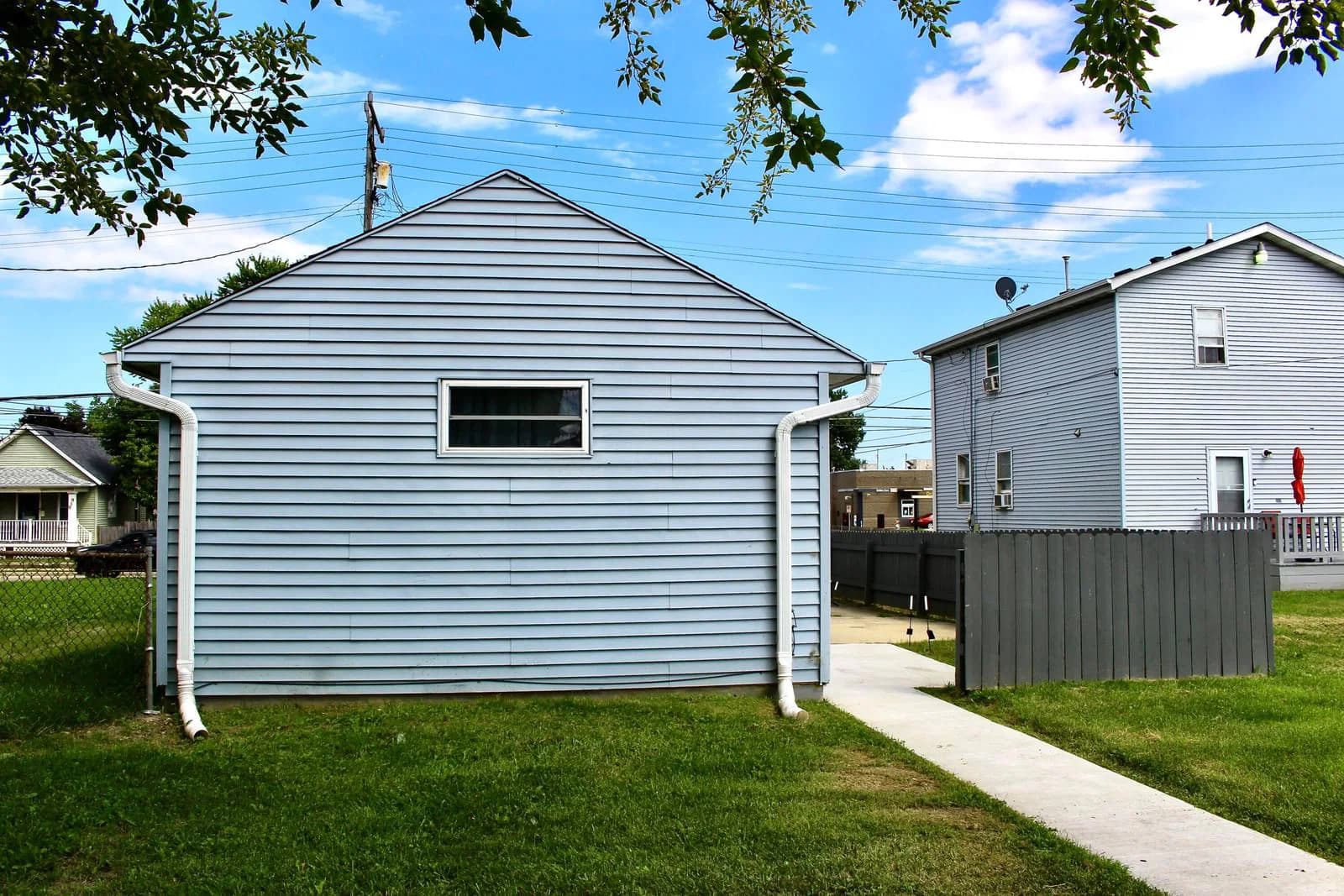 Photo 5 of 930 Memorial Dr