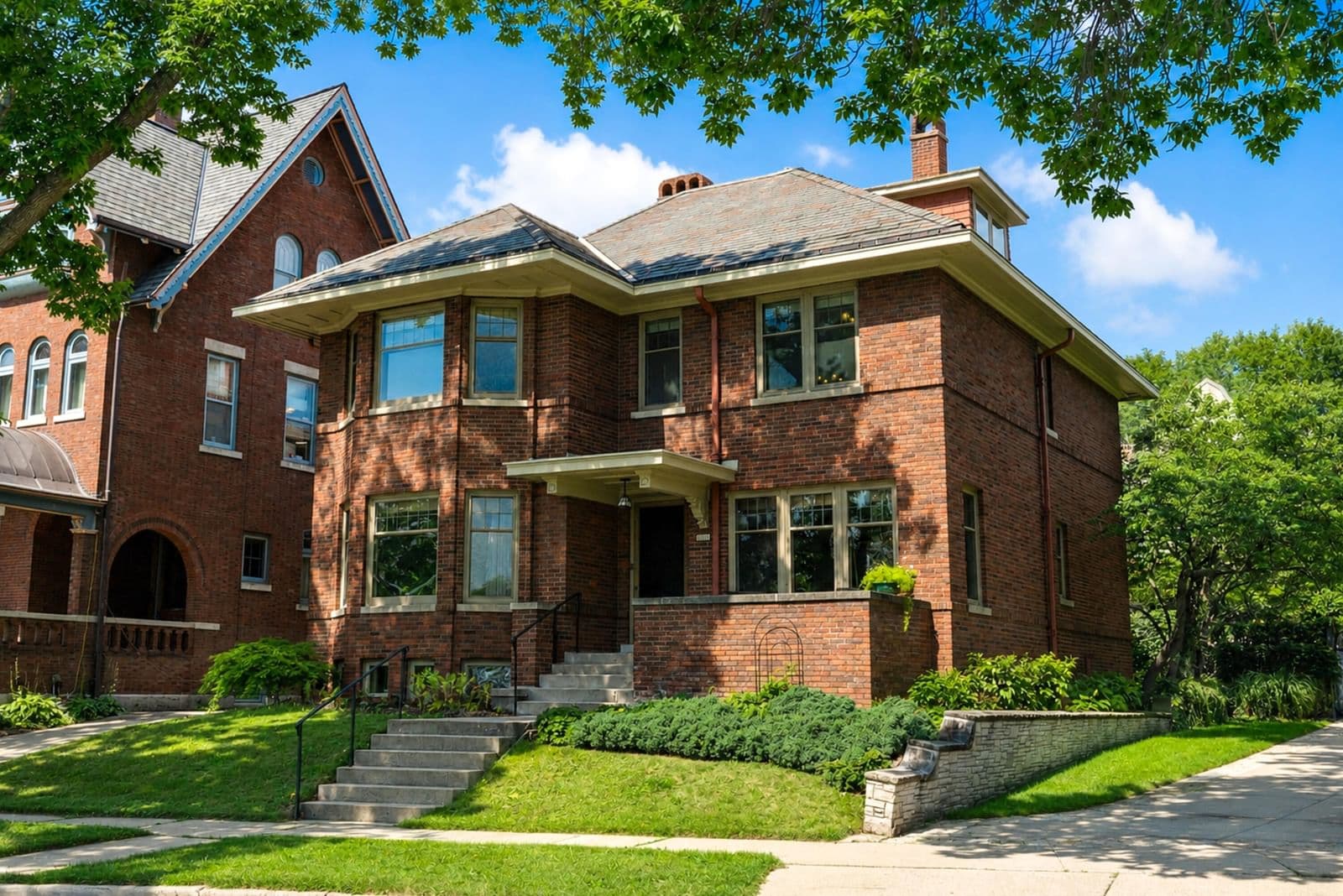 2625 Wahl Ave