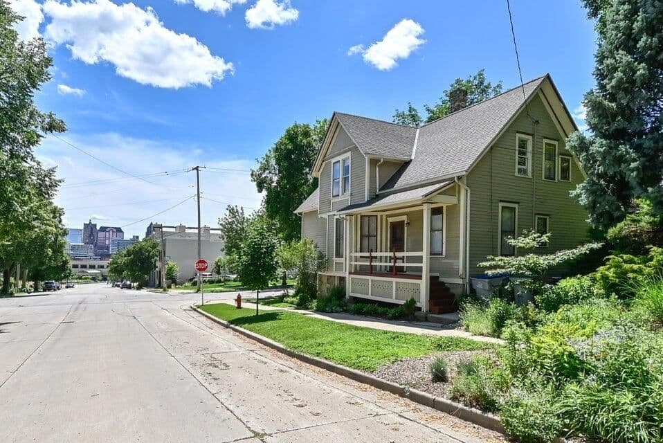 140 Vine