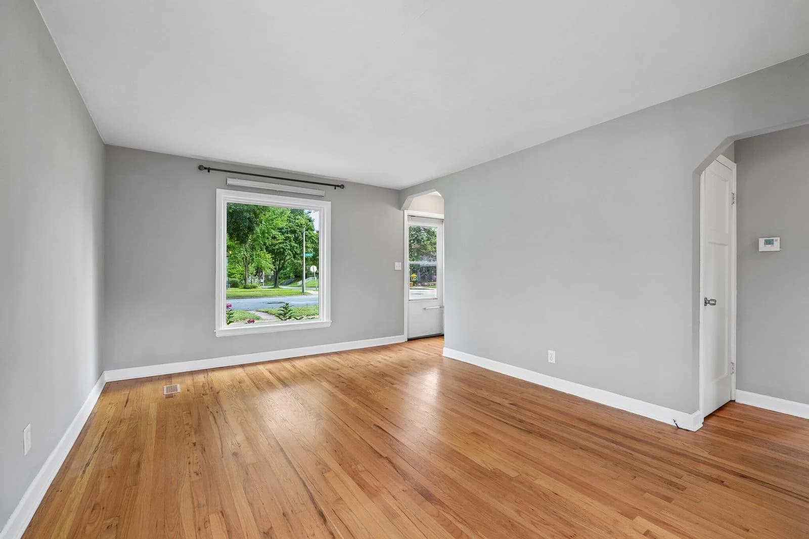 Photo 5 of 531 Morgan Ave