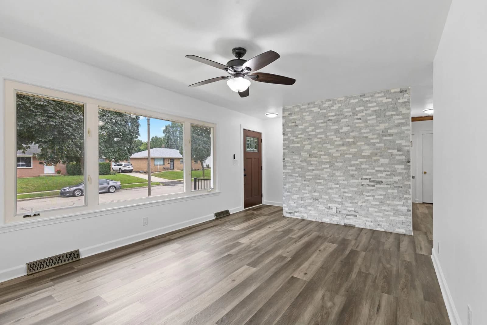 8128 Sunbury