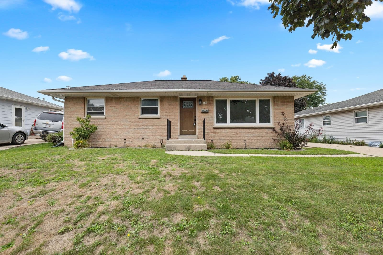 8128 Sunbury, Milwaukee, WI