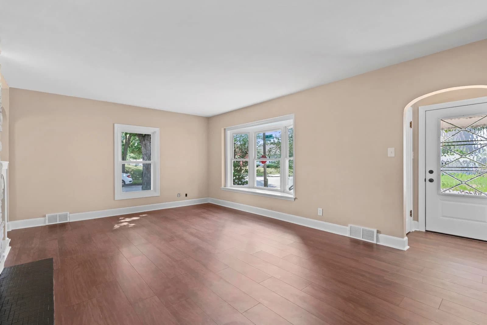 Photo 5 of 3972 5th Pl