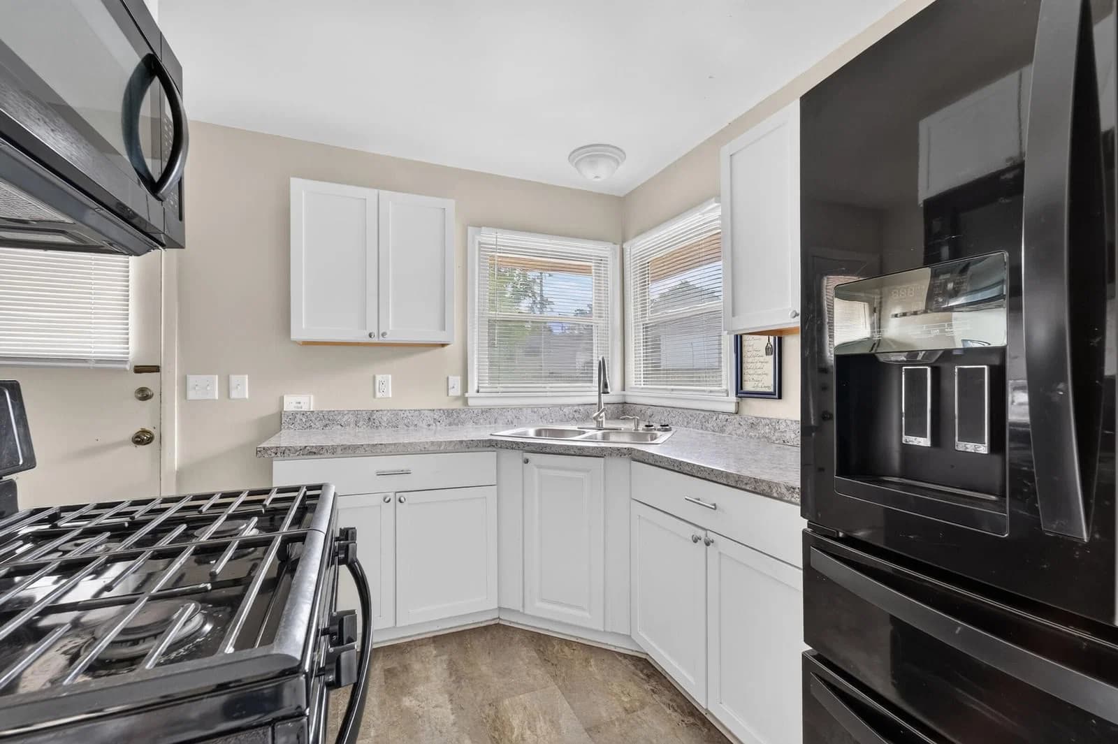 Photo 5 of 8125 Clovernook St