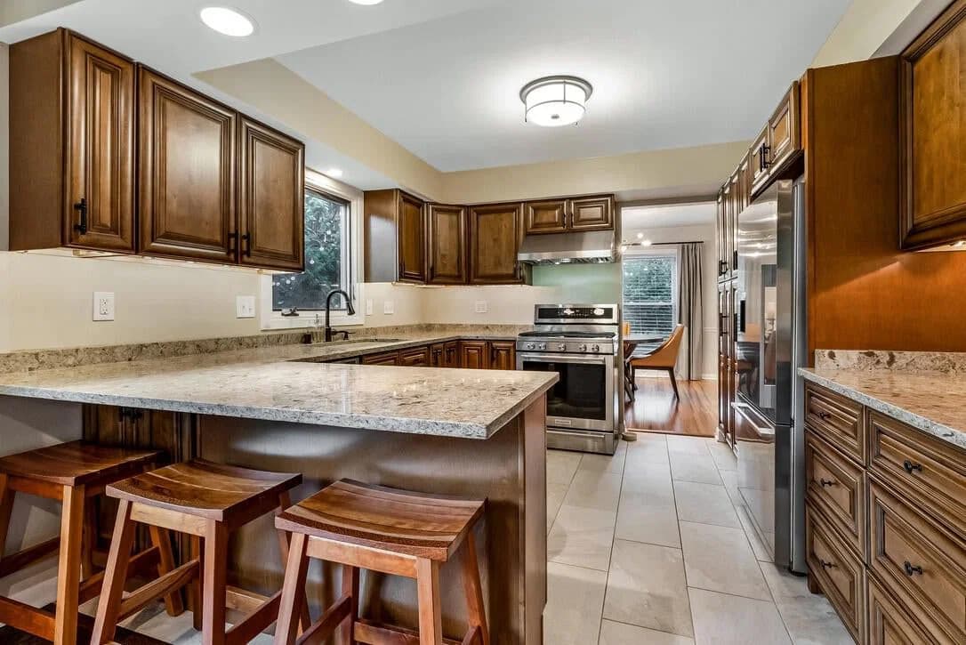 Photo 4 of 3606 Chantilly Ct
