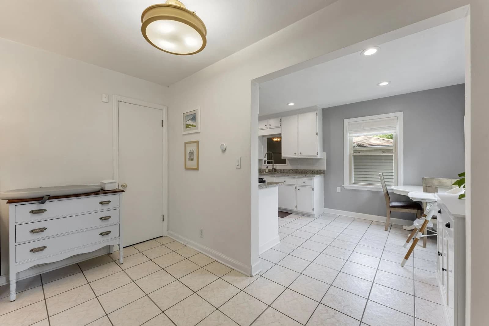 Photo 5 of 1090 La Salle Ave