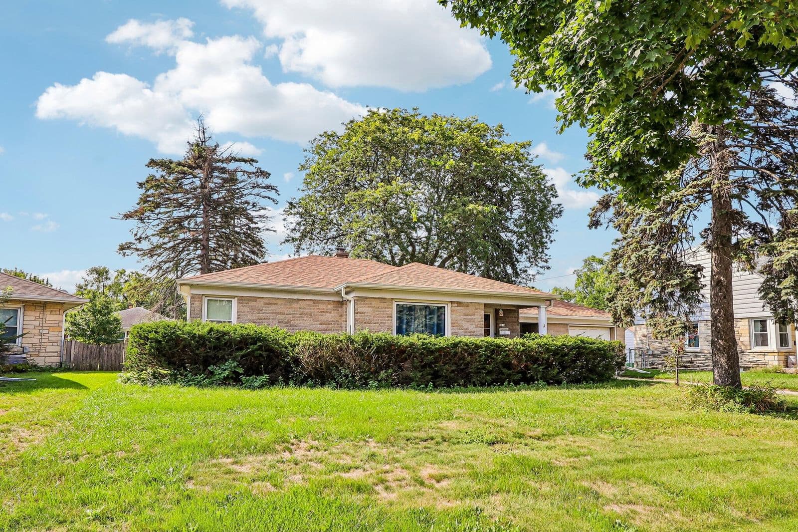 1011 Silver Spring Dr