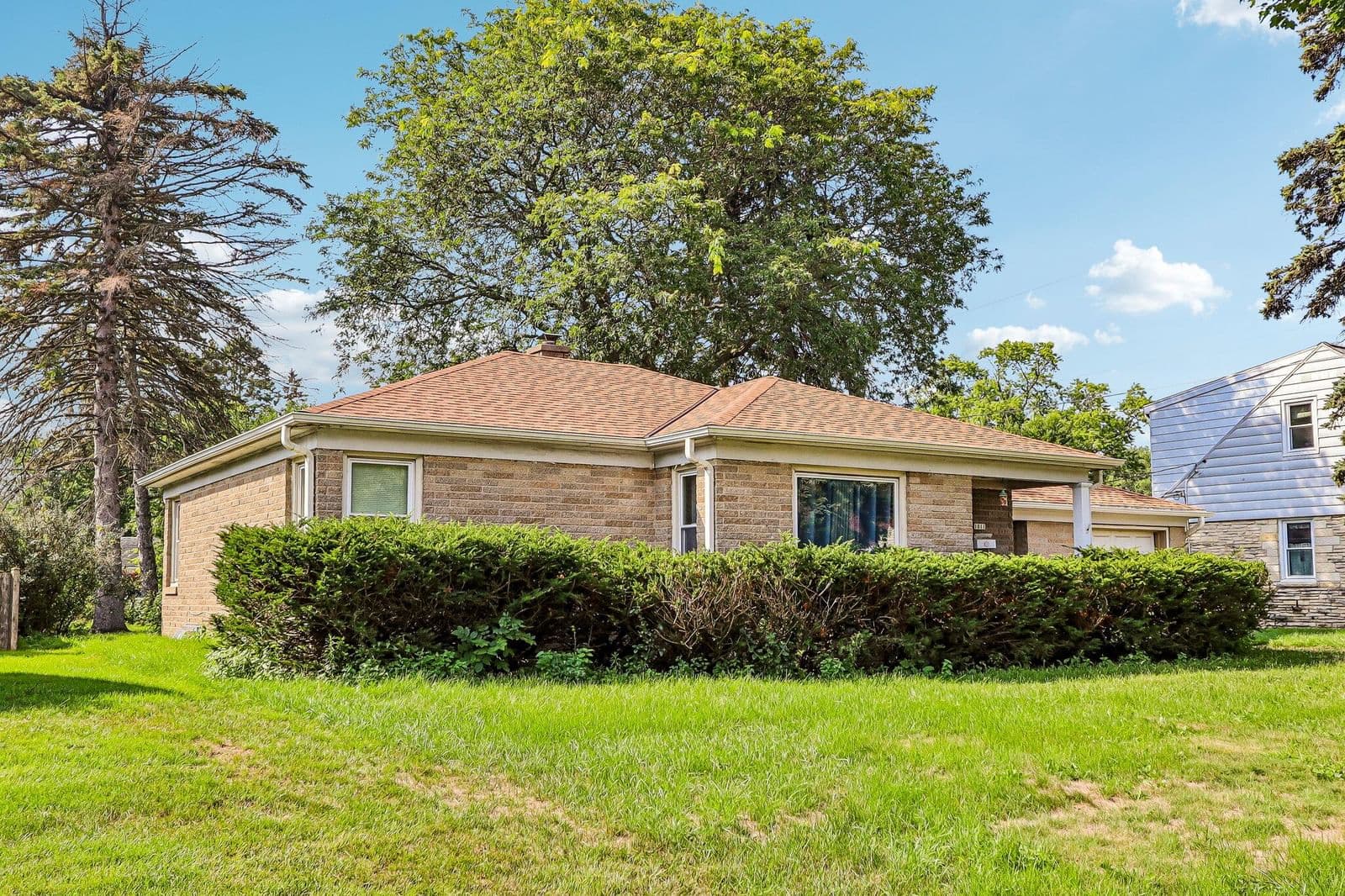 1011 Silver Spring Dr