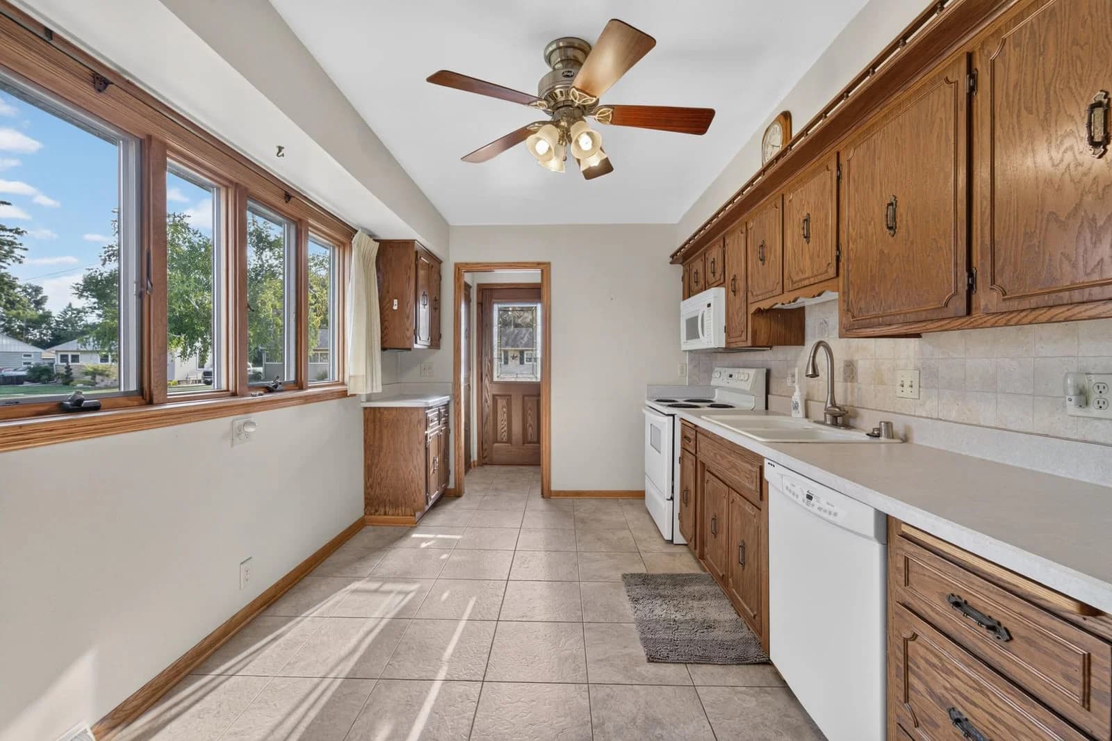 Photo 5 of 2501 Pinehurst Ave