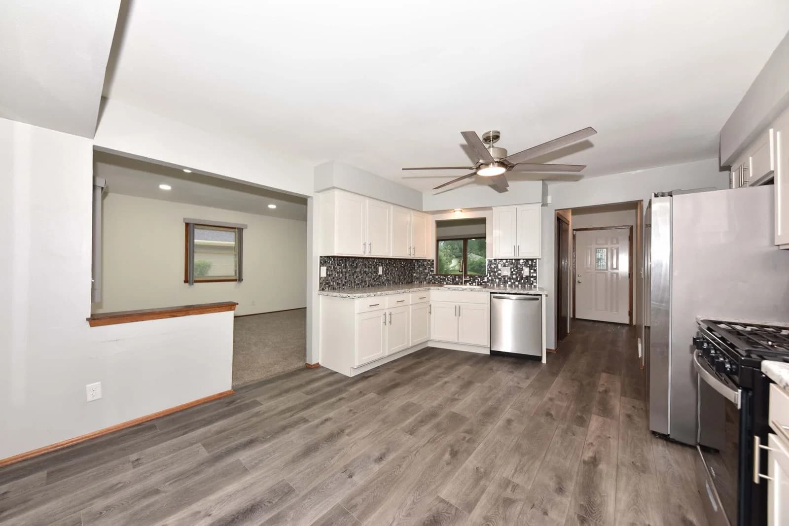 Photo 5 of 9030 Helena Ct