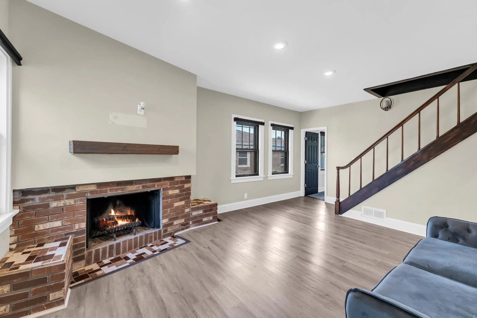 Photo 4 of 2302 Blake Ave
