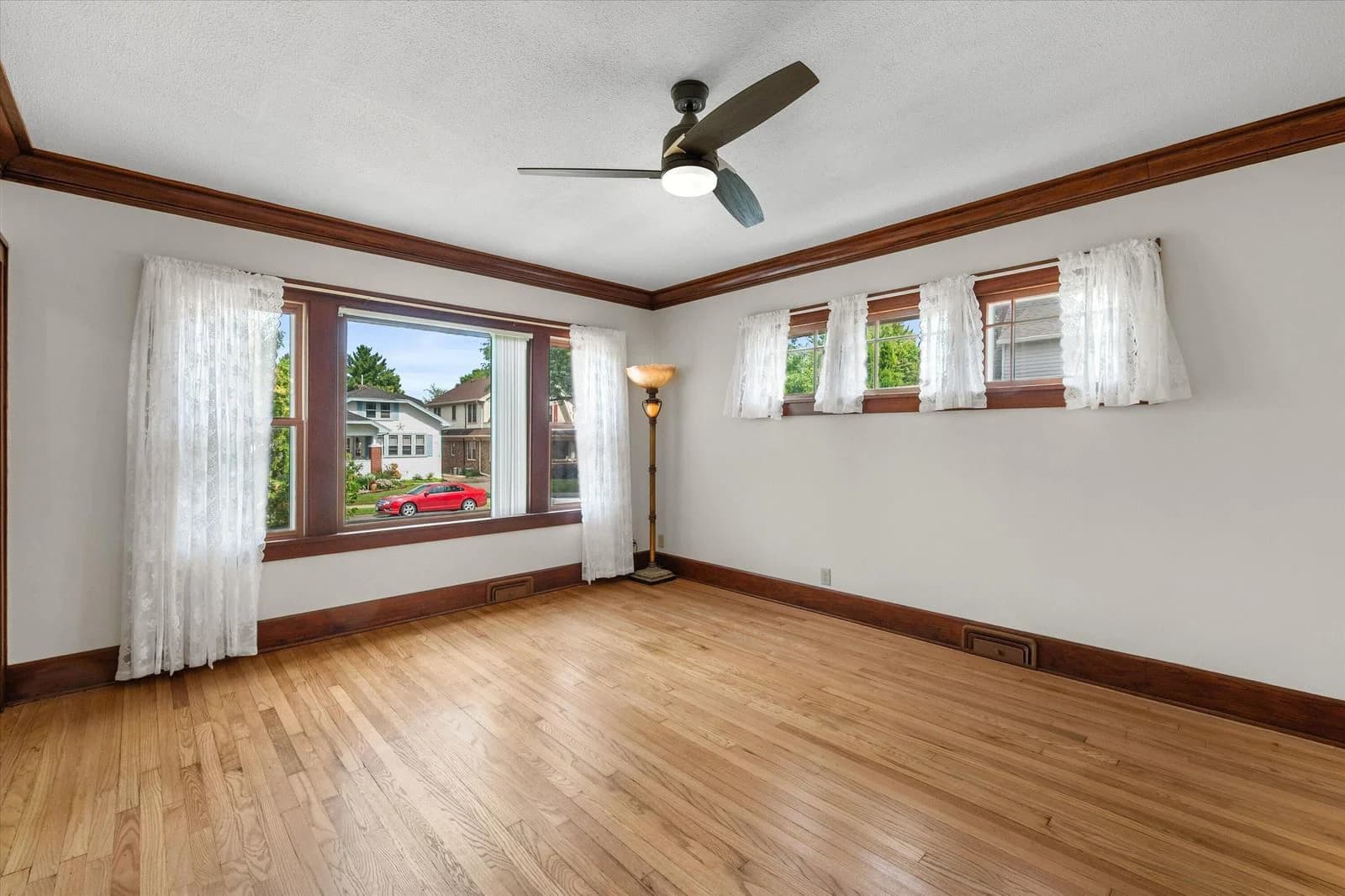 Photo 5 of 3709 Haven Ave