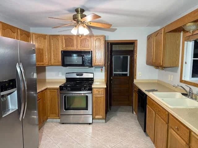 Photo 4 of 370 Allen Rd
