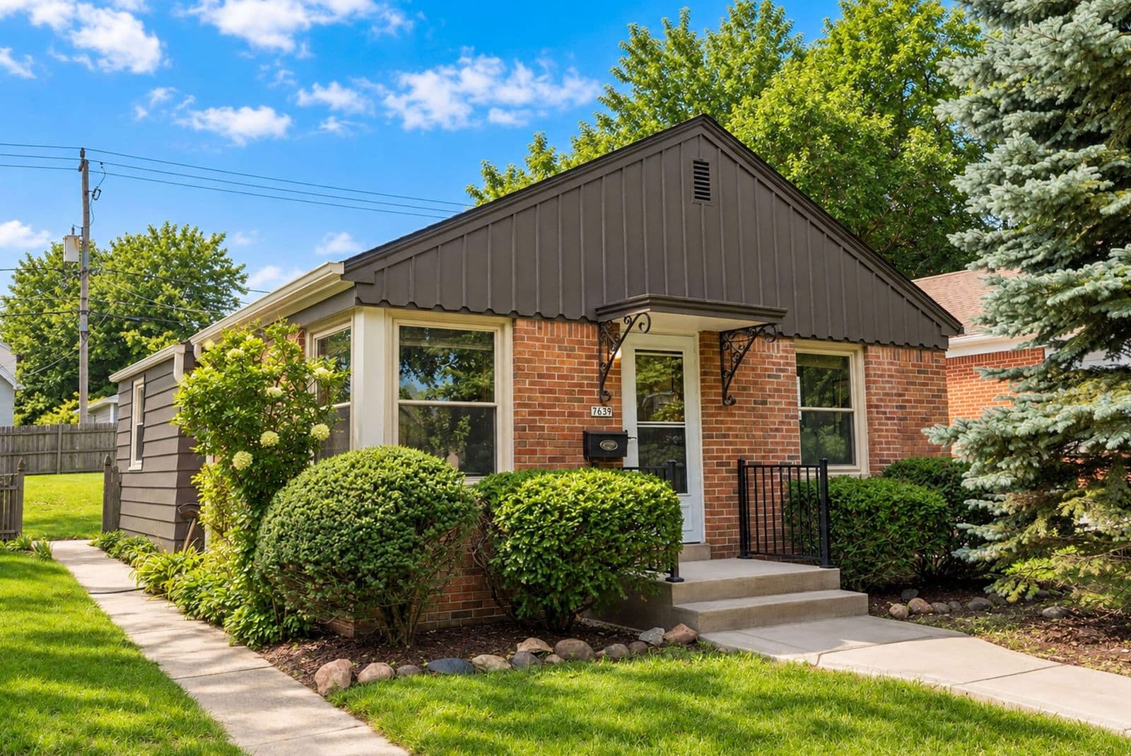 7639 Lorraine Pl