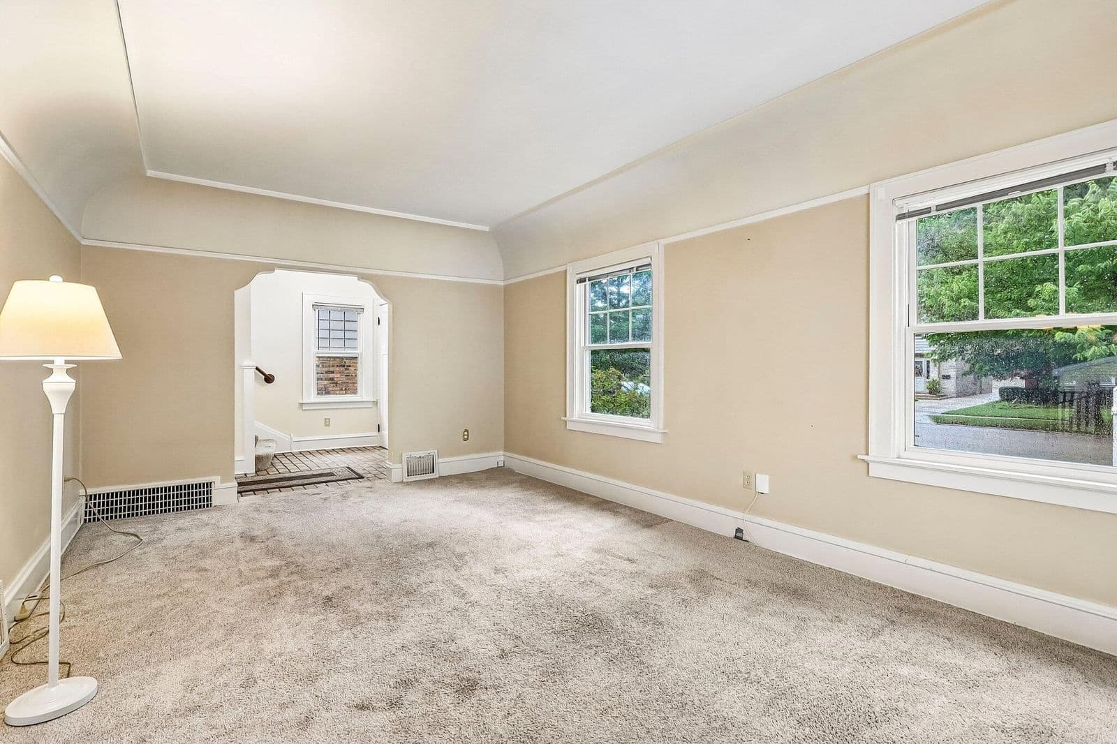 Photo 5 of 5945 Shoreland Ave