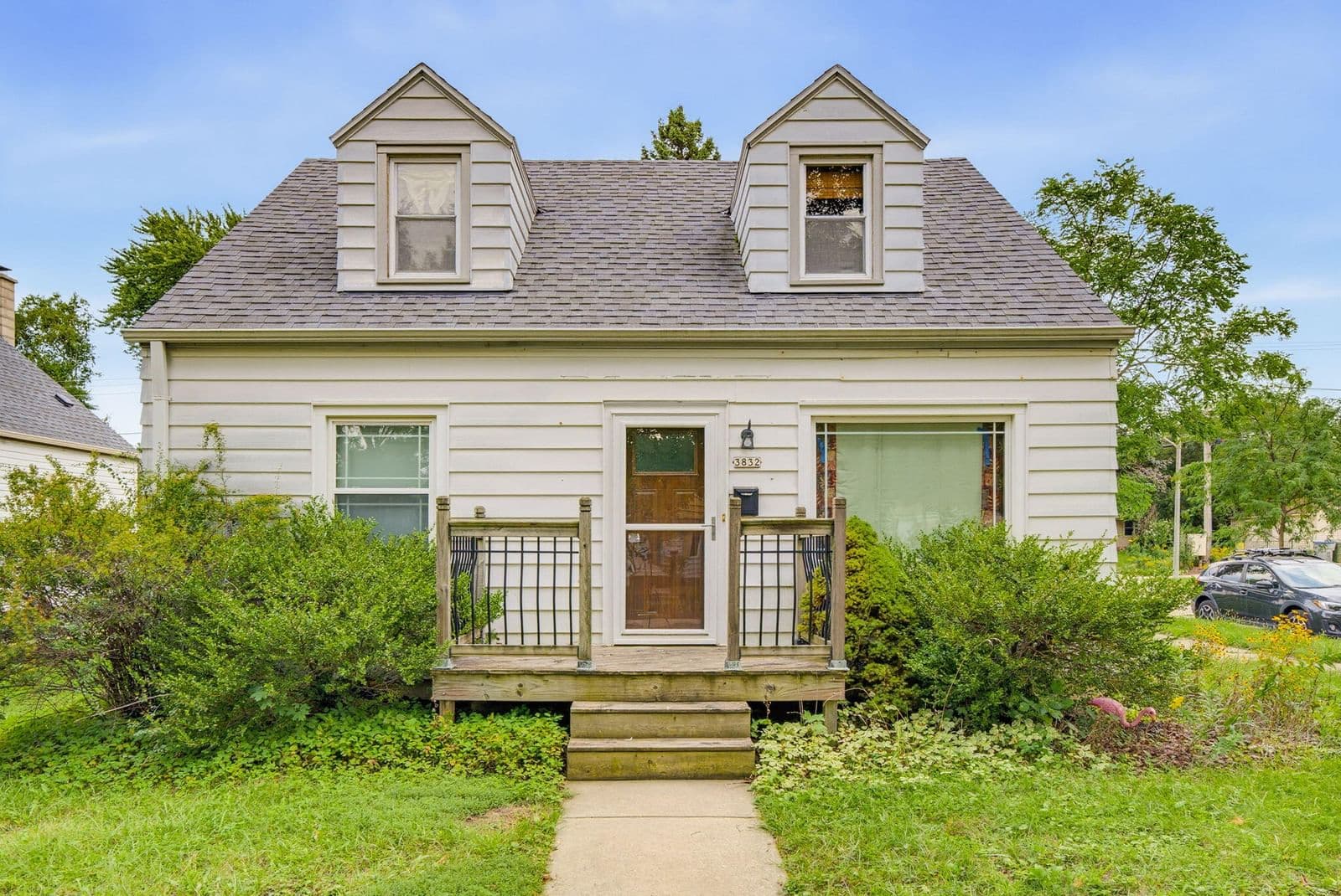 3832 Herman St