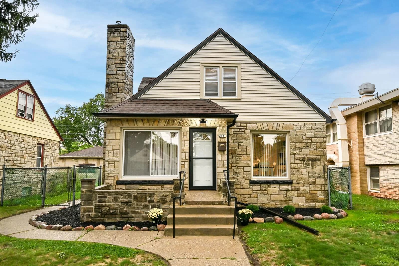 2421 Hampton Ave