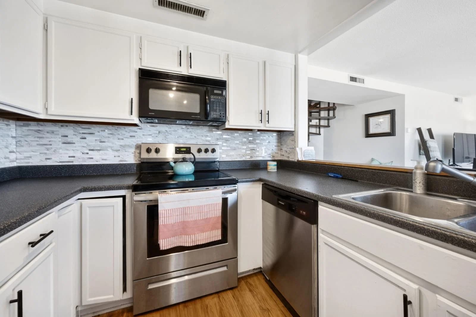 1633 Prospect Ave