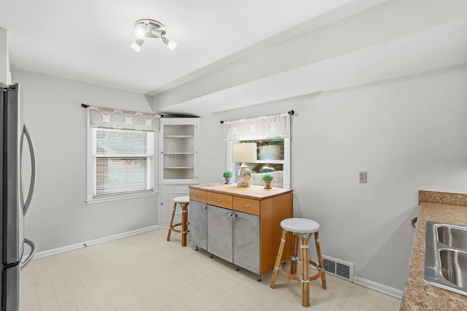 Photo 5 of 2539 80th St