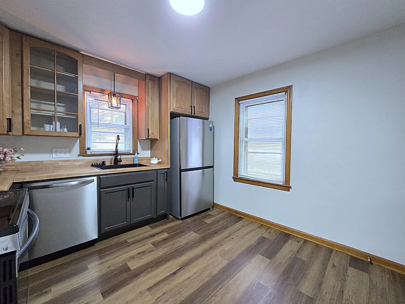 Photo 4 of 3136 77th St
