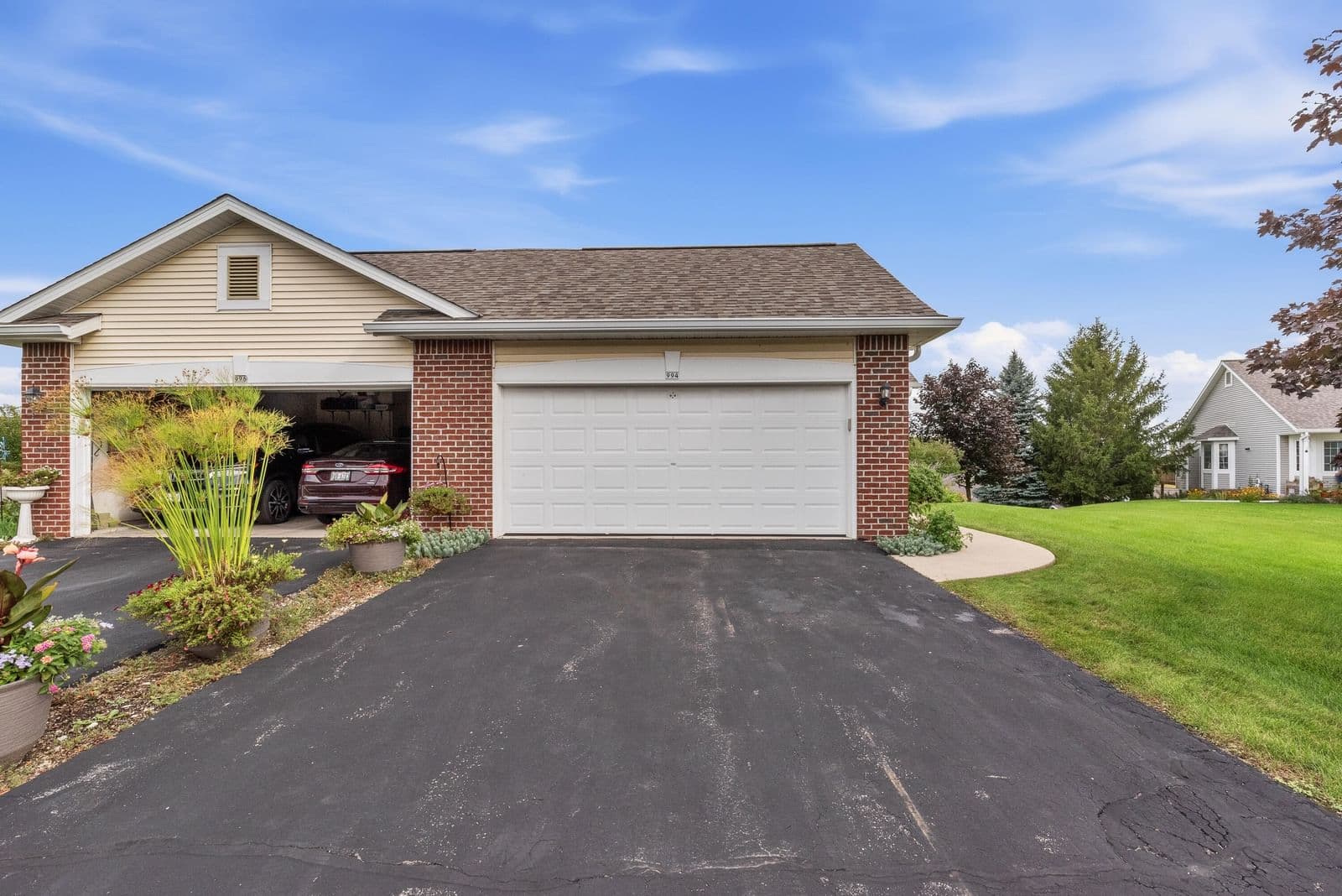 994 Niagara Ct