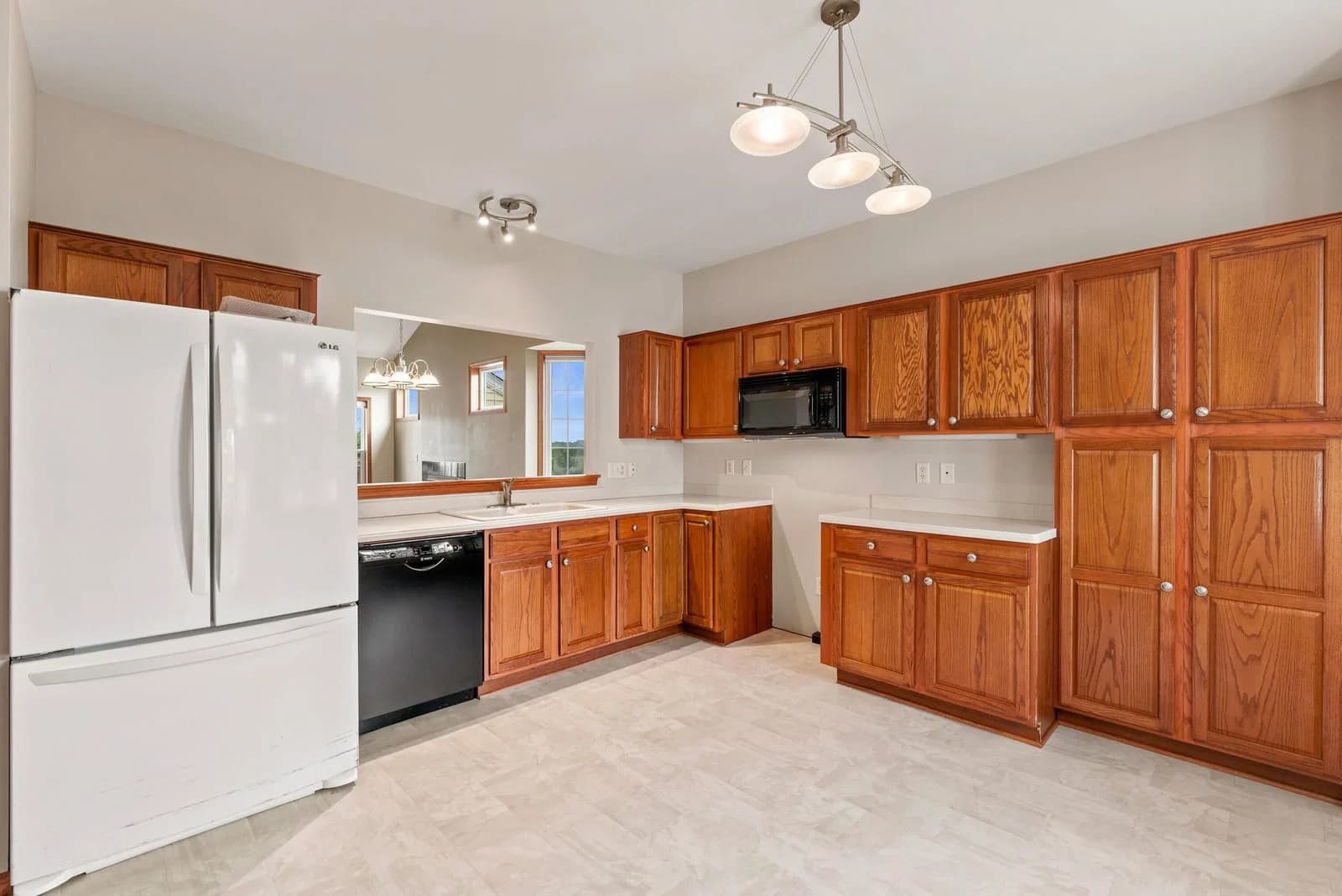 Photo 4 of 994 Niagara Ct