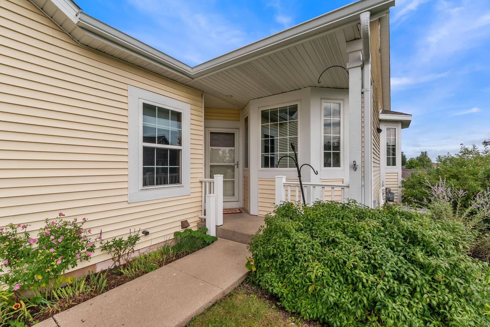 994 Niagara Ct