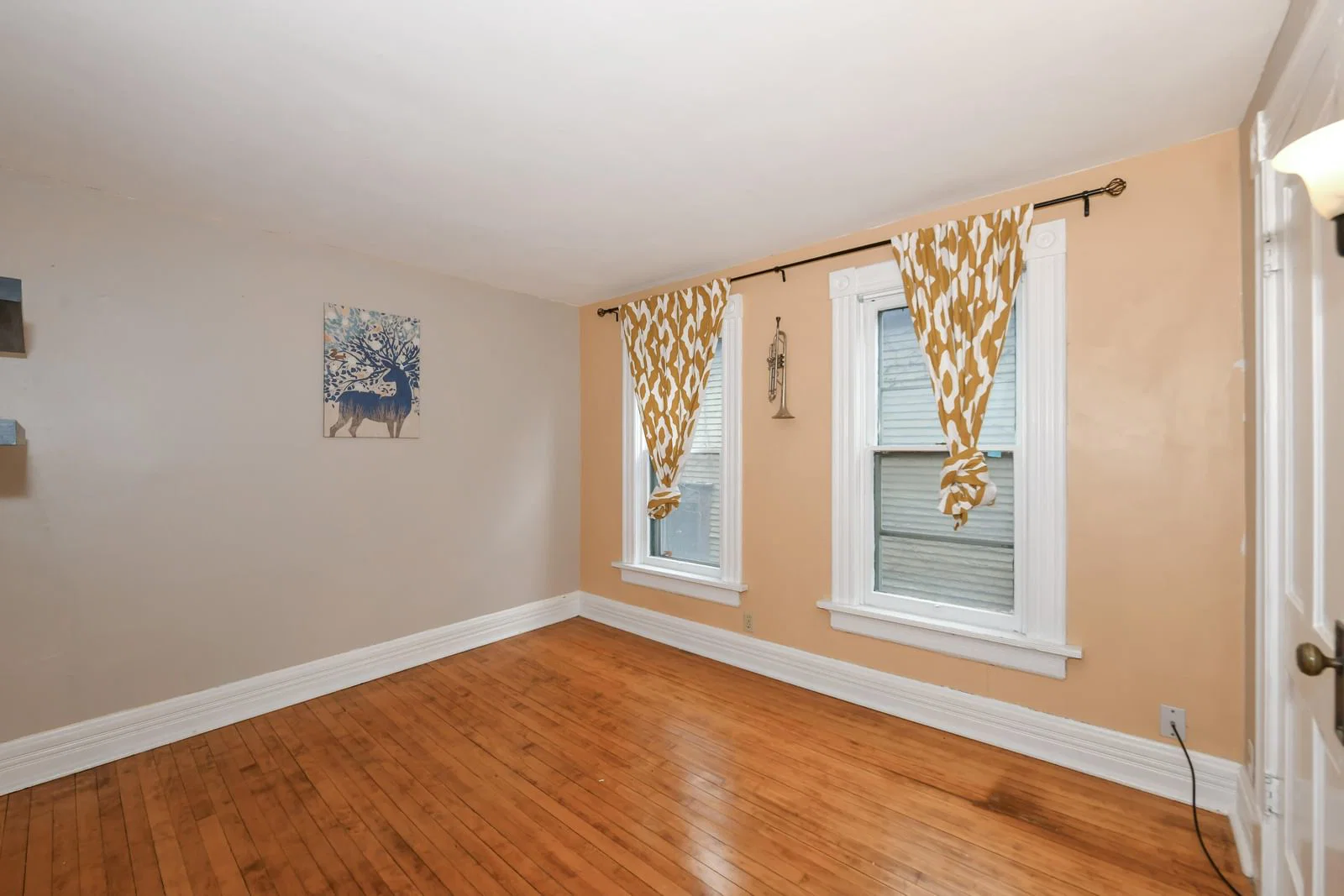 Photo 5 of 933 34th St