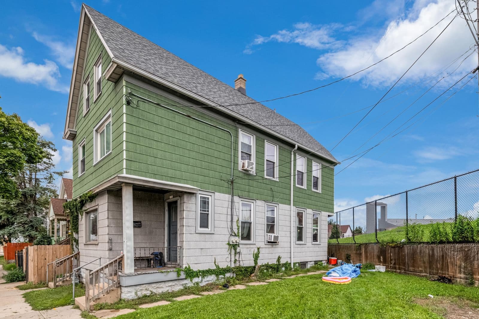 Photo 5 of 1002 Becher St