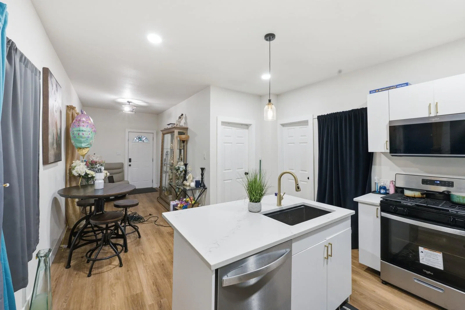 Photo 4 of 128 Hadley St