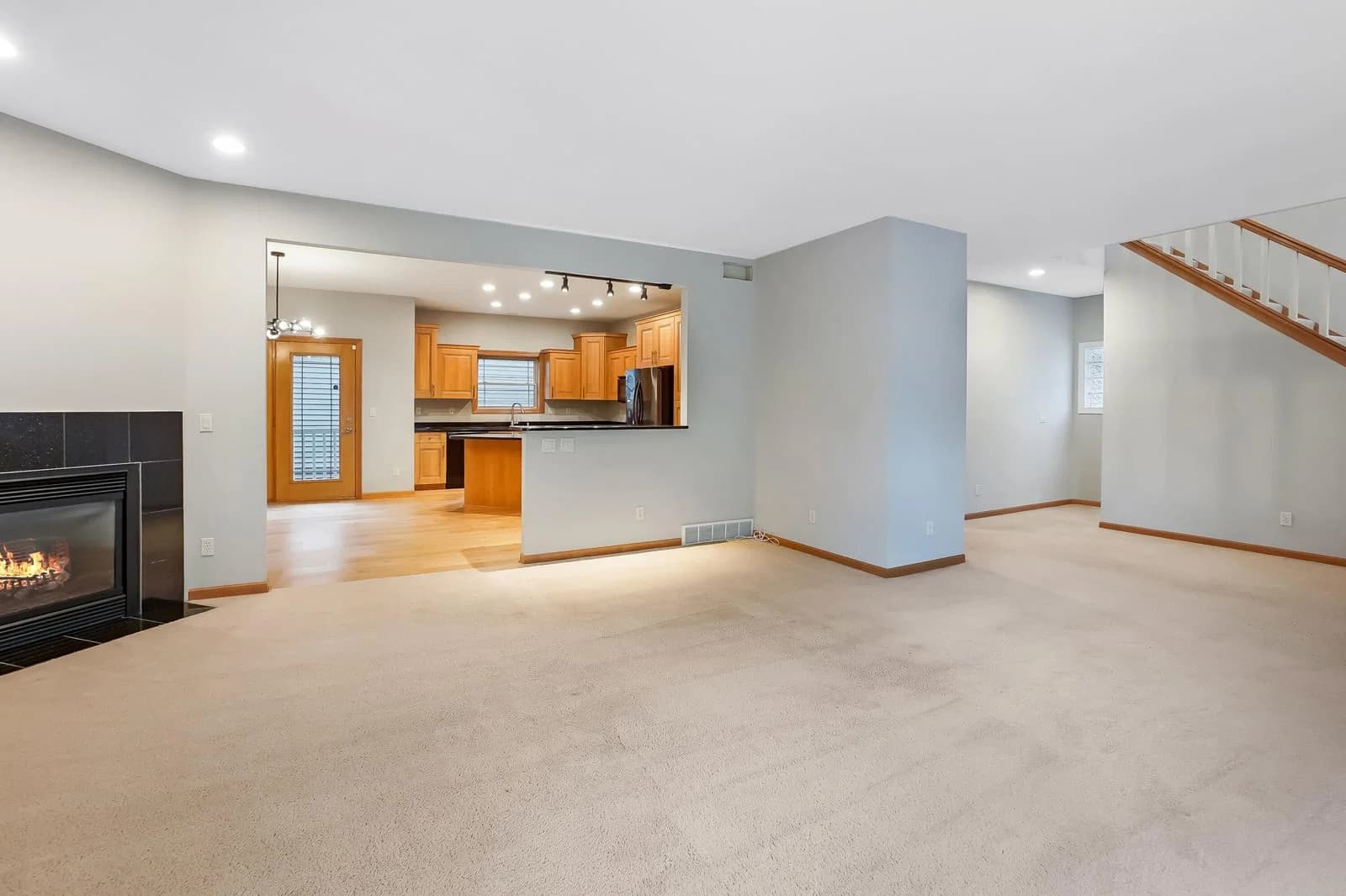 Photo 4 of 805 Pearson St