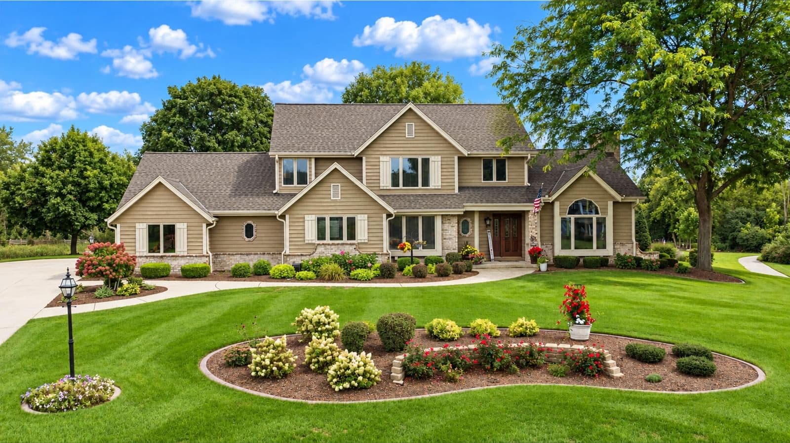 21135 Stratford Ct